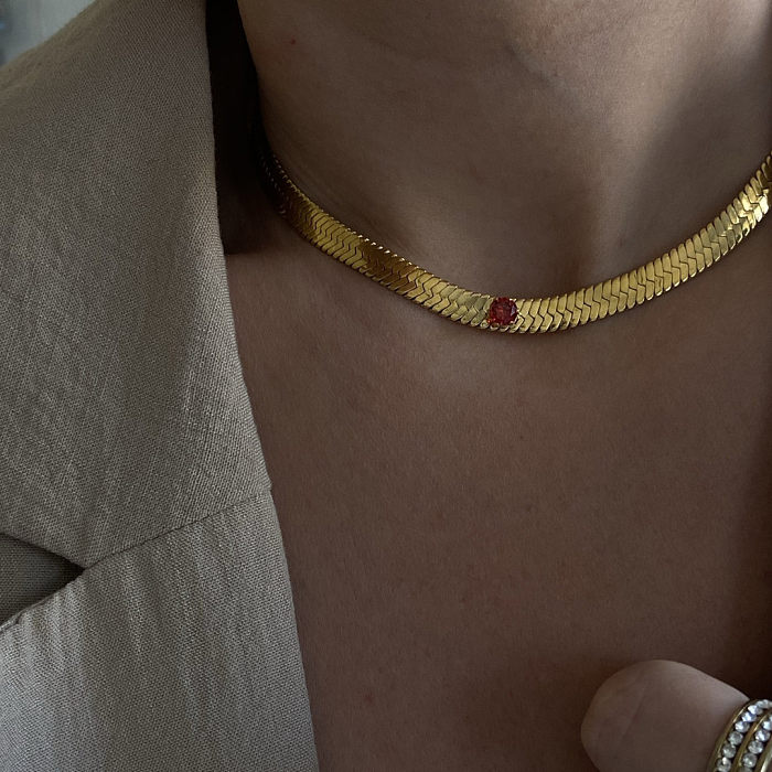 Collar chapado en oro de 18 quilates con incrustaciones de acero inoxidable geométrico de estilo simple retro