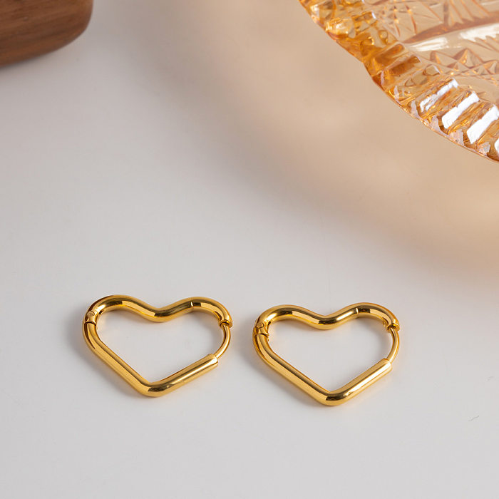 زوج واحد من أقراط IG Style البسيطة على شكل قلب مصنوعة من الفولاذ المقاوم للصدأ ومطلية بالذهب عيار 1 قيراط