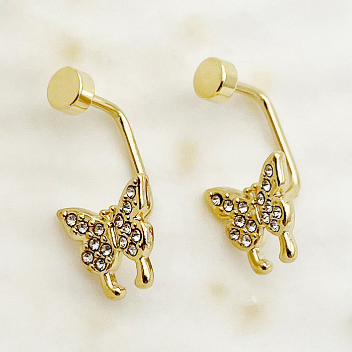 1 par de pendientes chapados en oro con incrustaciones de diamantes de imitación de acero inoxidable con letras, flores y mariposas de estilo Simple