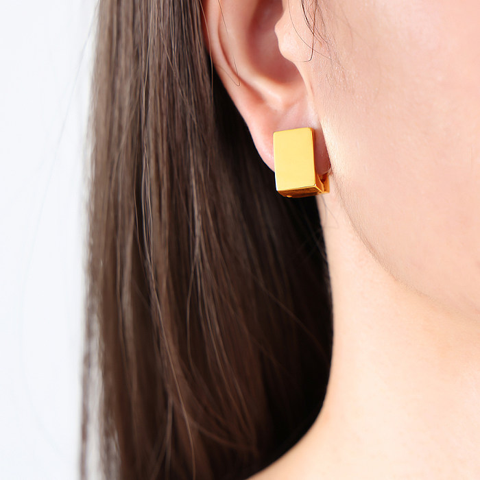 1 paire de boucles d'oreilles en acier inoxydable plaqué or 18 carats, Style Simple, carré ajouré