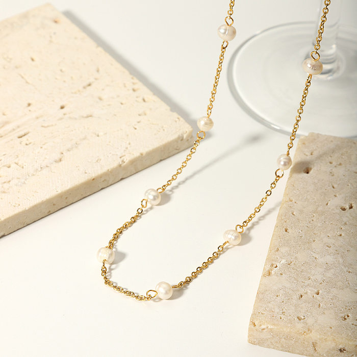 Collar chapado en oro de 18 quilates con cuentas de perlas de agua dulce de acero inoxidable con bola de estilo simple informal