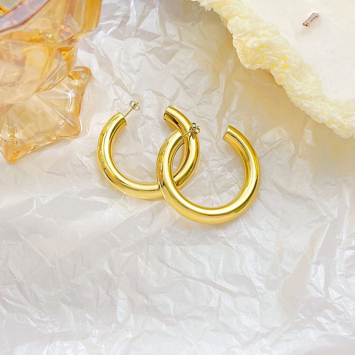 زوج واحد من ترصيع الأذن المطلي بالذهب الأبيض على شكل C بتصميم بسيط من الفولاذ المقاوم للصدأ ومطلي بالذهب الأبيض