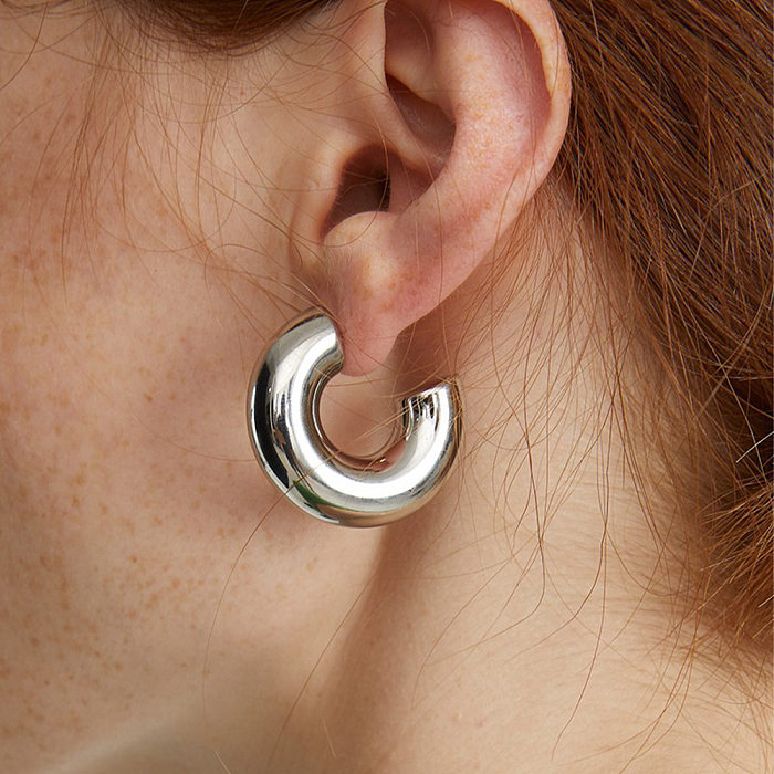 1 paire de clous d'oreilles en acier inoxydable plaqué or blanc 14 carats, Style Simple et décontracté, placage tridimensionnel en forme de C