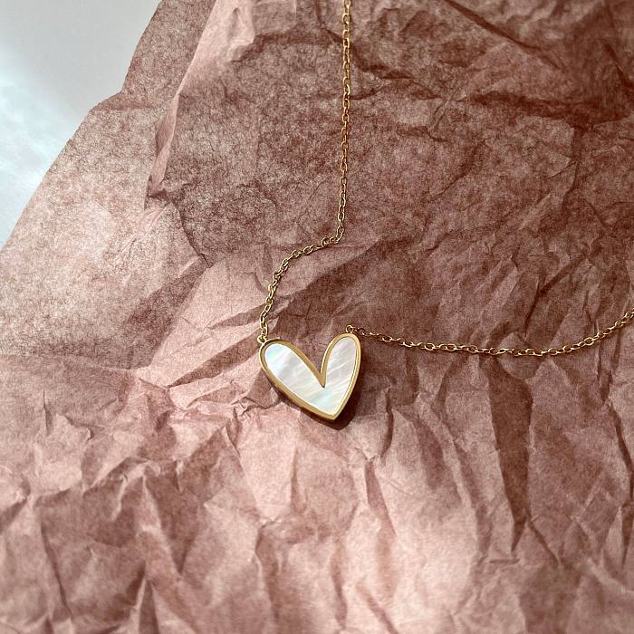 Collier avec pendentif en forme de cœur, incrustation en acier inoxydable, coquille, 1 pièce