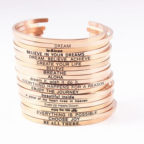 Bracelets de manchette en acier inoxydable avec lettre de trajet de style simple