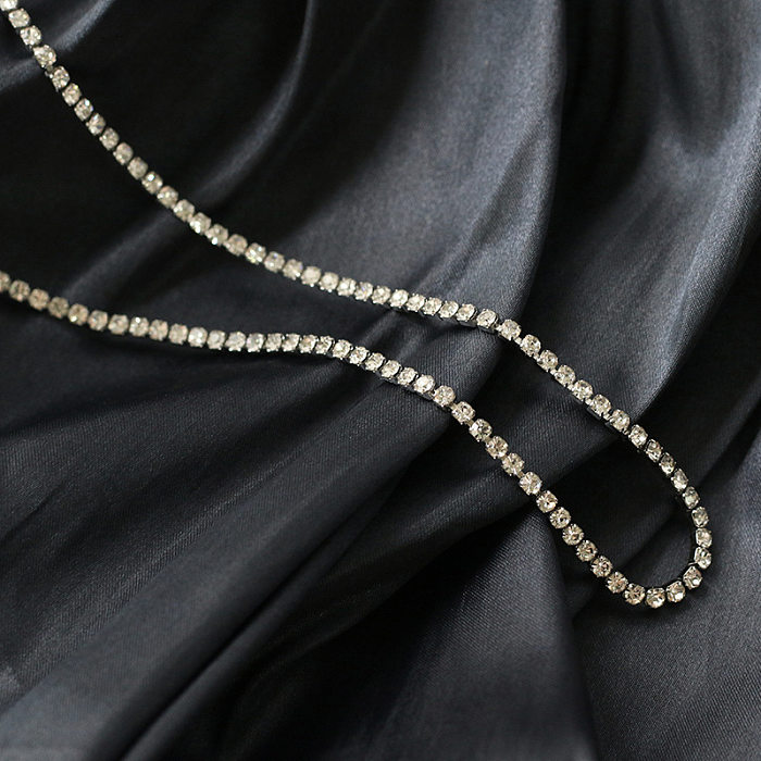 Taladro en fila con diamantes de imitación blancos, taladro de cuatro garras, ajuste de cuentas de silicona, cadena de clavícula de acero inoxidable