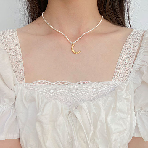 Collier rétro baroque en perles d'eau douce, chaîne de clavicule en acier inoxydable, croissant