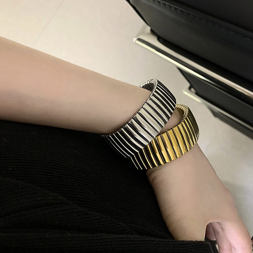 Bracelet de placage en acier titane de couleur unie de style moderne de base