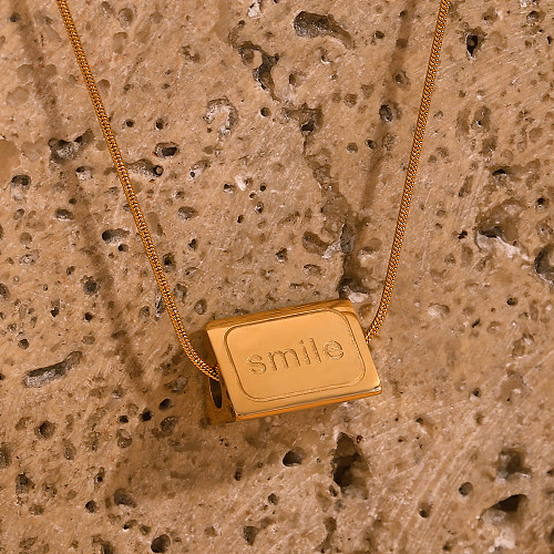 Collier pendentif plaqué or 18 carats avec lettre de style classique de style simple de base