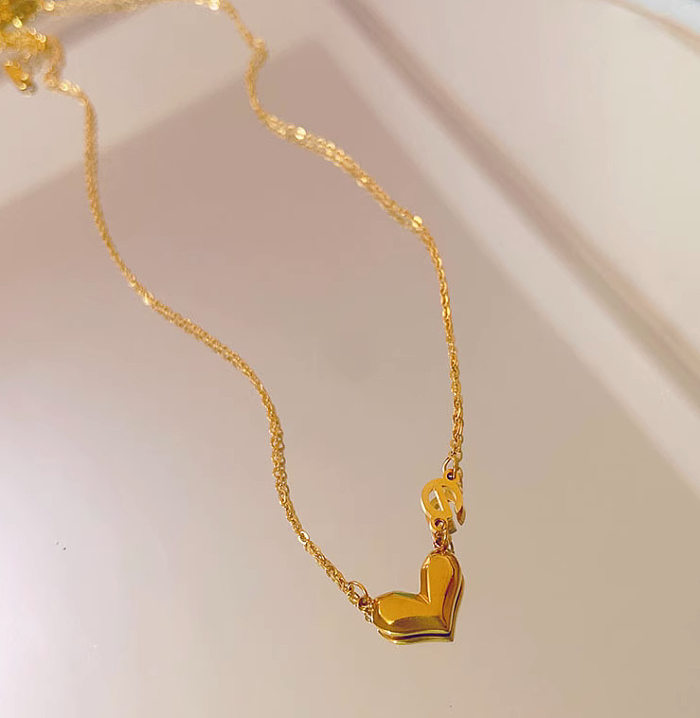Elegante, schlichte Halskette mit Buchstaben und Herzform, Edelstahlbeschichtung, 18 Karat vergoldet