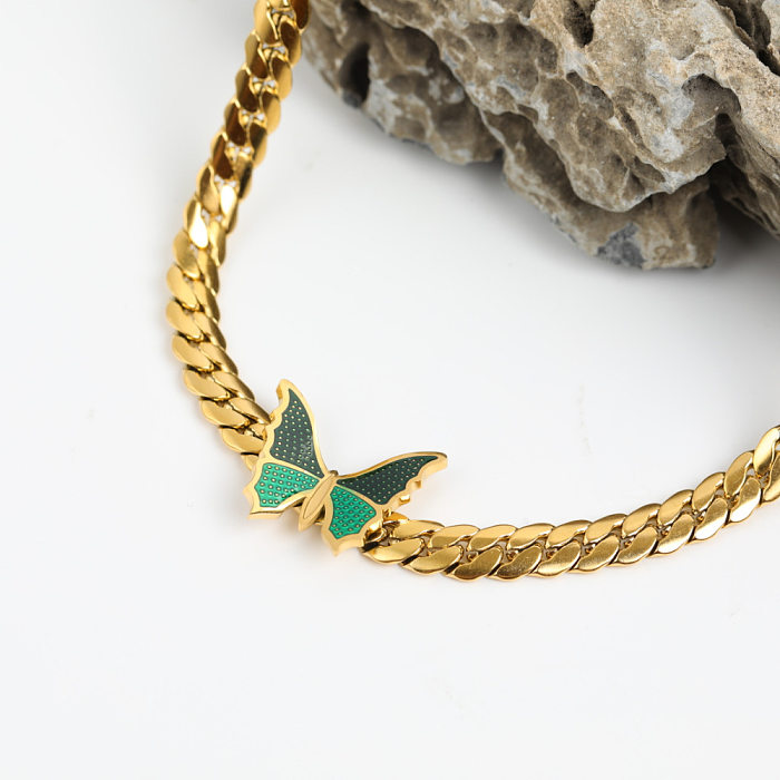 Collar chapado en oro de 18 quilates con revestimiento de acero inoxidable y mariposa dulce elegante