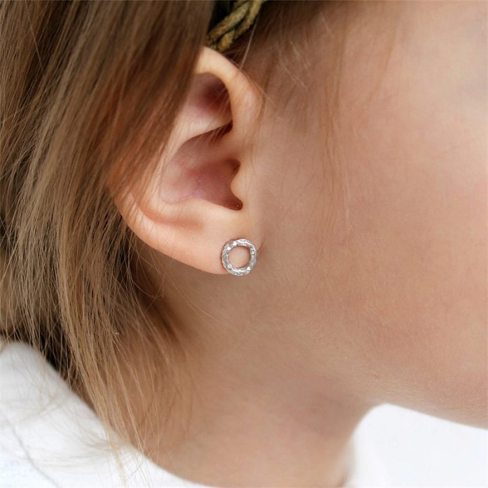 1 paire de clous d'oreilles plaqués or 14 carats, couleur unie, Style Simple, en acier inoxydable
