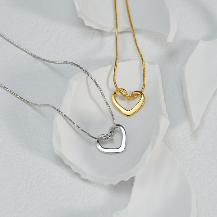 Schlichte Halskette in Herzform aus Edelstahl mit Überzug aus Edelstahl