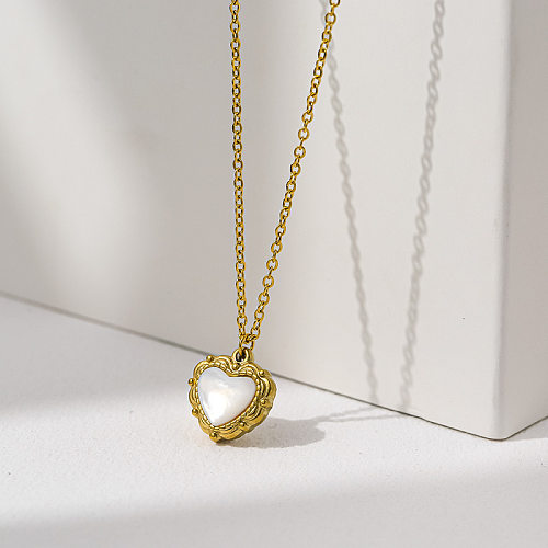 Colar pingente banhado a ouro 18K em forma de coração estilo simples chapeamento de aço inoxidável