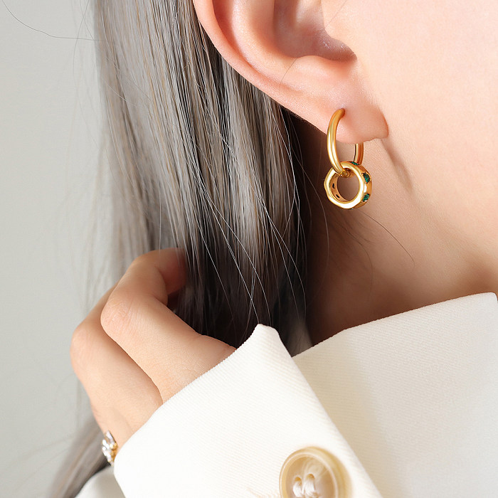 1 Paar glänzende Doppelring-Ohrringe aus Edelstahl mit Sprühlackbeschichtung, Inlay aus Zirkon und 18 Karat vergoldet