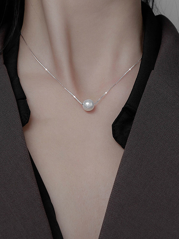 Elegante collar con colgante de perlas de acero inoxidable