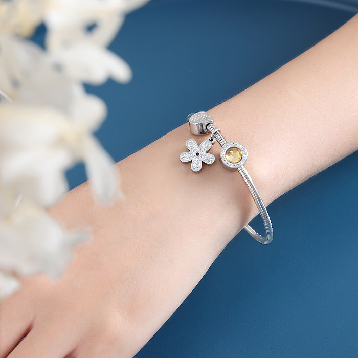 Élégant arbre doux en forme de coeur fleur titane acier placage incrustation strass bracelet plaqué or 18 carats