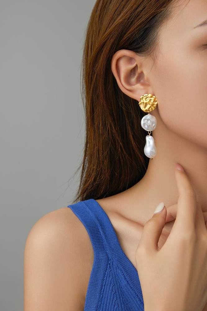 1 Pair Cute Simple Style Classic Style Moon Plating Stainless Steel  Stainless Steel Gold Plated Drop Earrings