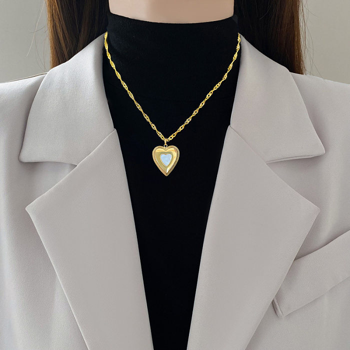 Elegant Luxurious Heart Shape Shell Stainless Steel Shell Pendant Necklace In Bulk