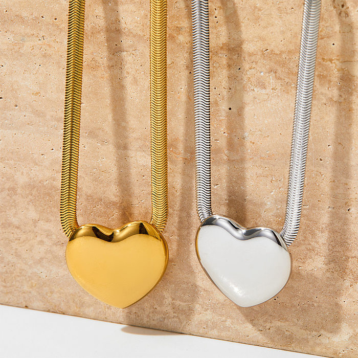 Simple Style Heart Shape Stainless Steel  Gold Plated Pendant Necklace In Bulk