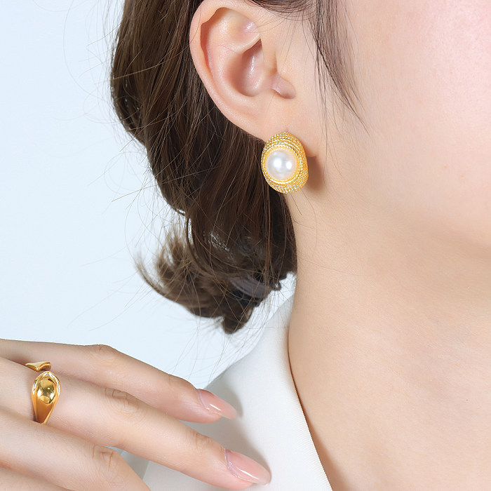1 paire de clous d'oreilles plaqués or 18 carats, style baroque élégant, incrustation en forme de C, perles artificielles en acier inoxydable