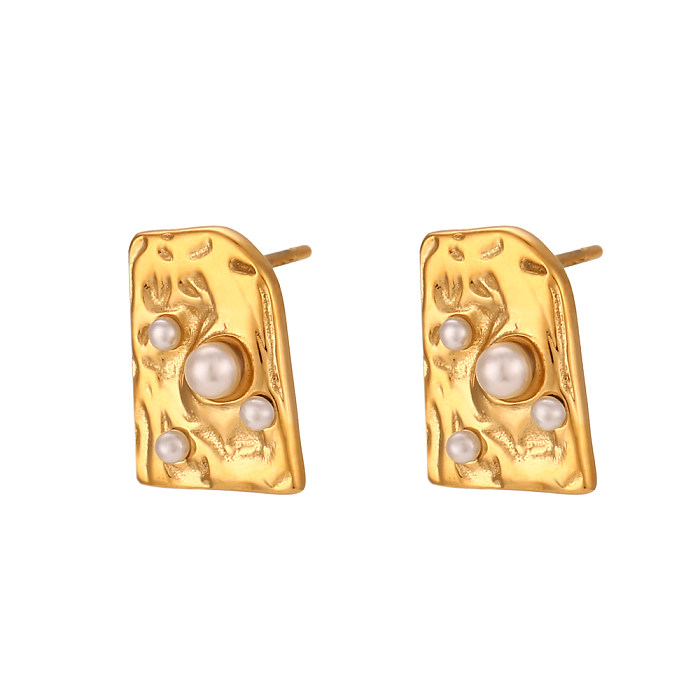 1 Paar schlichte, unregelmäßige Ohrstecker aus Edelstahl mit Inlay und 18 Karat vergoldeter Perle