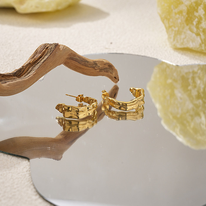 1 par de férias casuais estilo clássico em forma de C chapeado em aço inoxidável brincos banhados a ouro