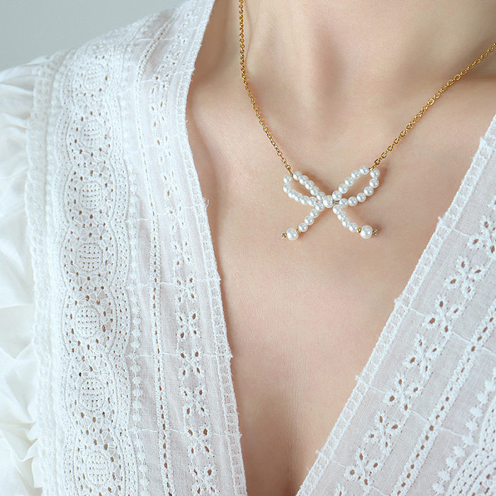 Einfache Halskette mit Schleifenknoten-Anhänger aus Edelstahl mit Perlenbeschichtung, 1 Stück
