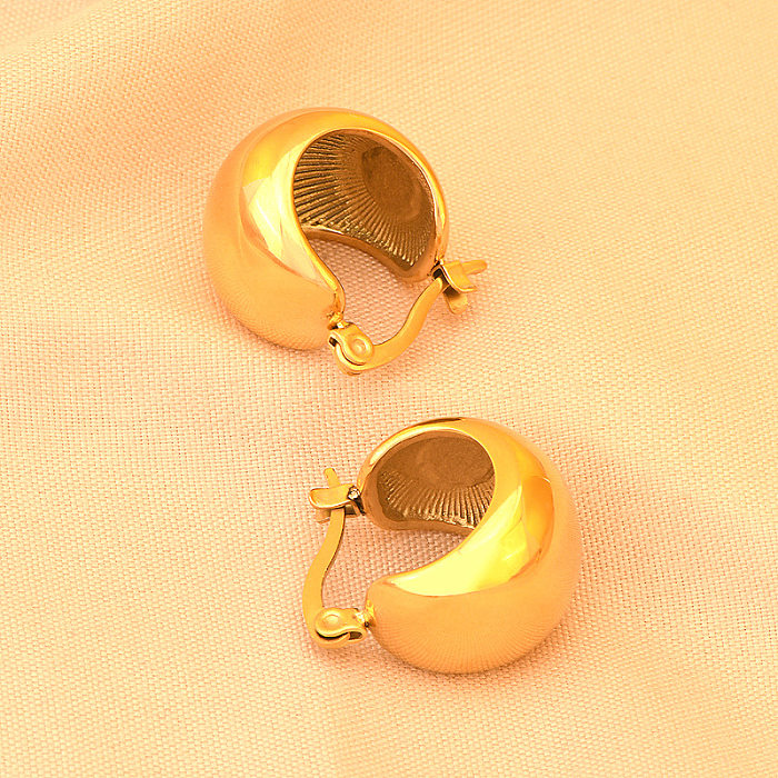1 par de pendientes chapados en oro de 18 quilates de acero inoxidable con revestimiento geométrico de estilo simple