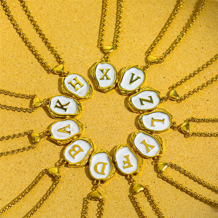 Einfache Halskette mit Buchstaben-Anhänger aus Edelstahl mit Emaille-Beschichtung