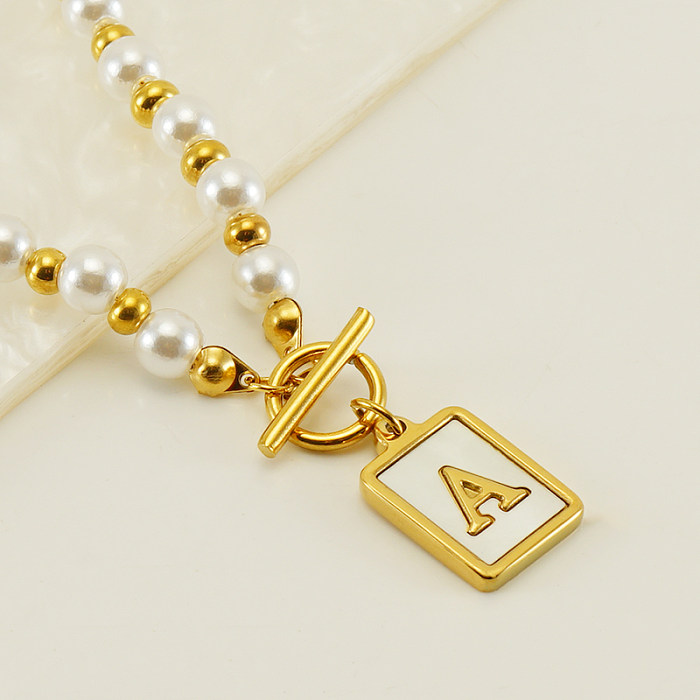 Collier avec pendentif élégant en forme de lettre de Style français, en acier inoxydable, avec incrustation de perles et coquille plaquée or 18 carats