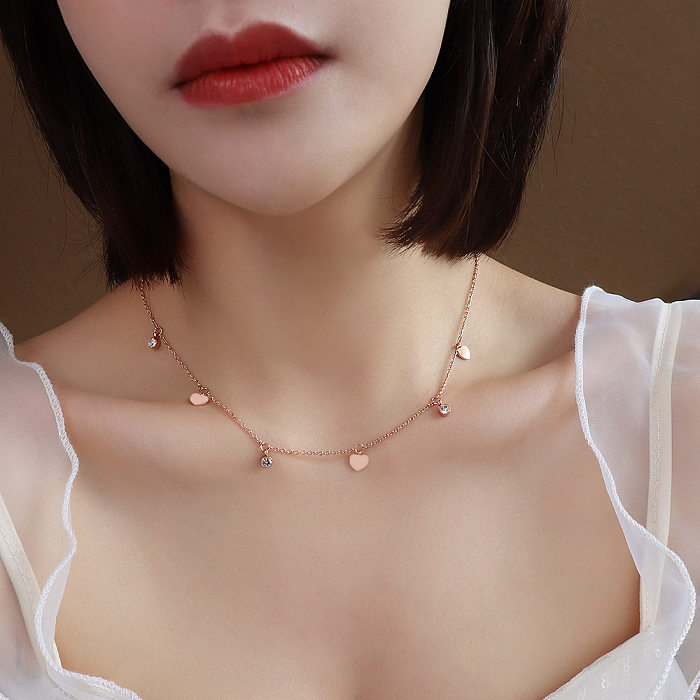 Collar de acero inoxidable con diamantes en forma de corazón de color coreano
