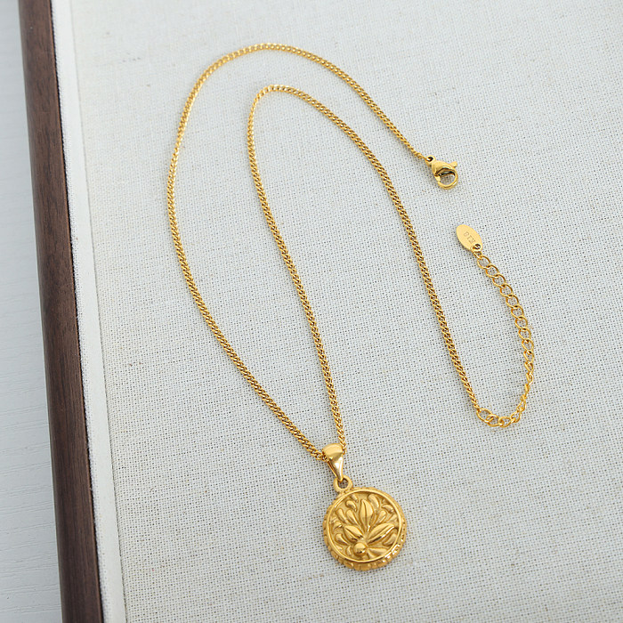 Einfache Commute-Halskette mit rundem Anhänger aus Edelstahl mit 18-Karat-Vergoldung