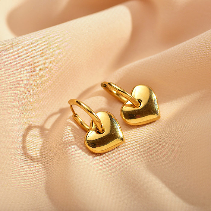 1 Paar elegante, luxuriöse, schlichte Herzform mit Schmetterlingsbeschichtung aus vergoldetem Edelstahl