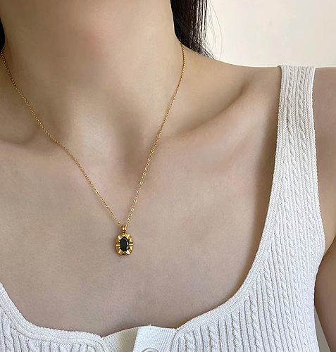Elegant Vintage Style Oval Stainless Steel Plating Inlay Artificial Rhinestones 18K Gold Plated Pendant Necklace