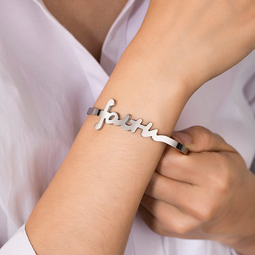 Bracelet de polissage asymétrique en acier inoxydable et titane, lettre de Style Simple