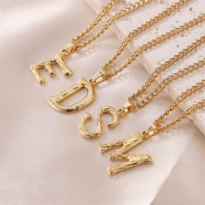 Süße schlichte Halskette mit künstlerischem Buchstaben-Anhänger aus Edelstahl mit 18-karätiger Vergoldung