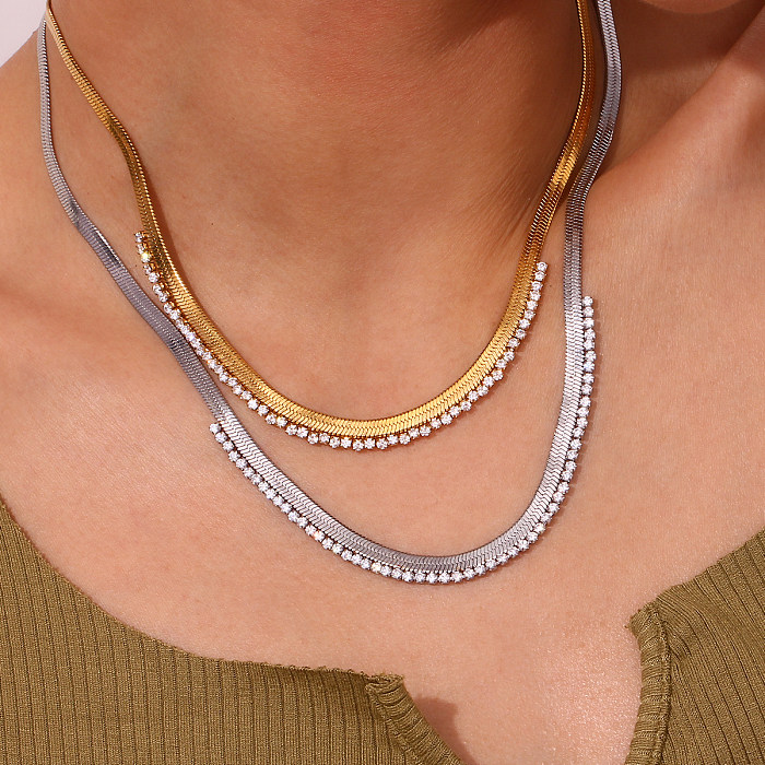 Einfache Pendel-Halskette im schlichten Stil mit einfarbiger Edelstahlbeschichtung, Intarsien und 18 Karat vergoldeten Strasssteinen