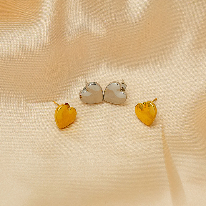 1 par de pinos de orelha banhados a ouro 18K, estilo vintage, estilo simples, formato de coração, aço inoxidável