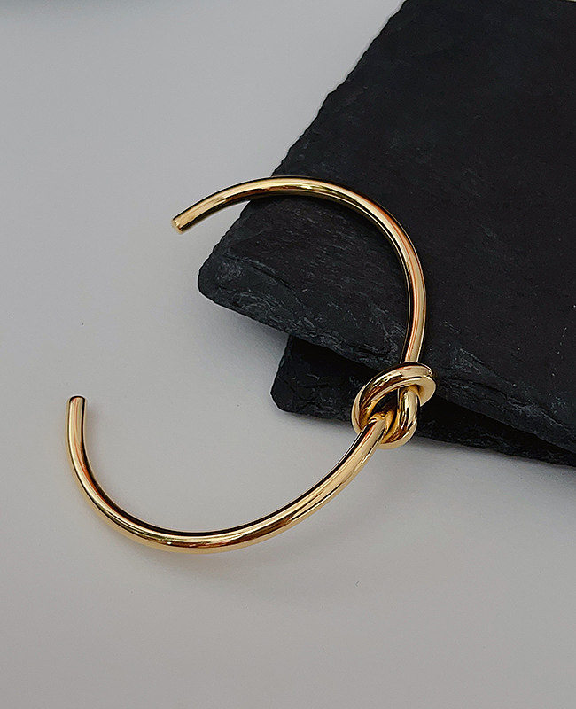 Bracelet à nœud en acier titane de couleur unie à la mode