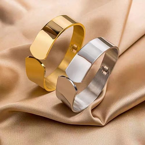 Brazalete de revestimiento de acero de titanio de color sólido de estilo simple estilo INS