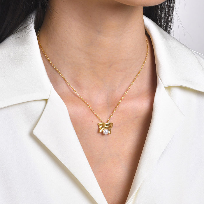 Halskette mit geometrischem Edelstahl-Inlay und künstlichen Perlen im französischen Stil