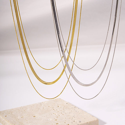 Collier à trois couches plaqué or 18 carats en acier inoxydable de couleur unie de style simple en vrac