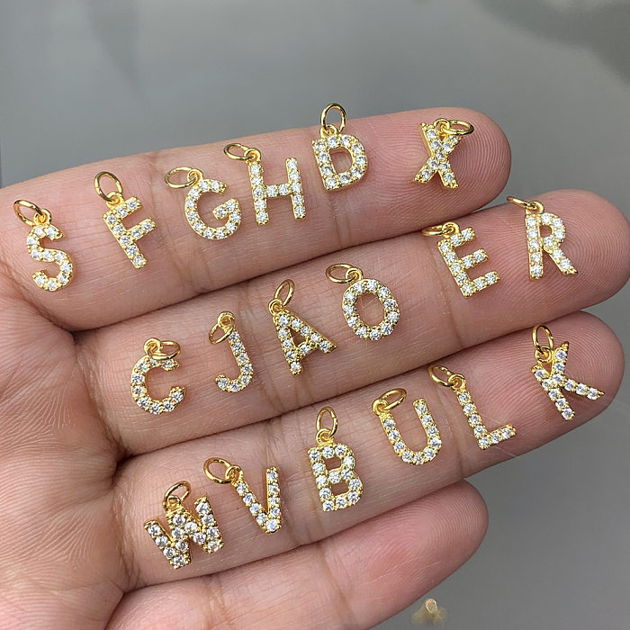 Colar banhado a ouro 18K com letras boêmias em aço inoxidável