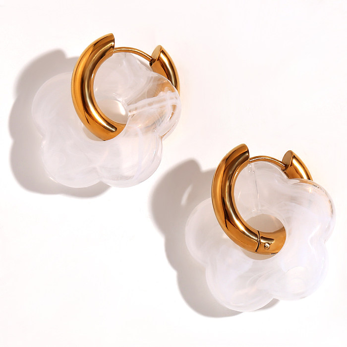 1 Paar Basic Sweet Classic Style Blumenplattierte Edelstahl-Arylic-Ohrringe mit 18-Karat-Vergoldung
