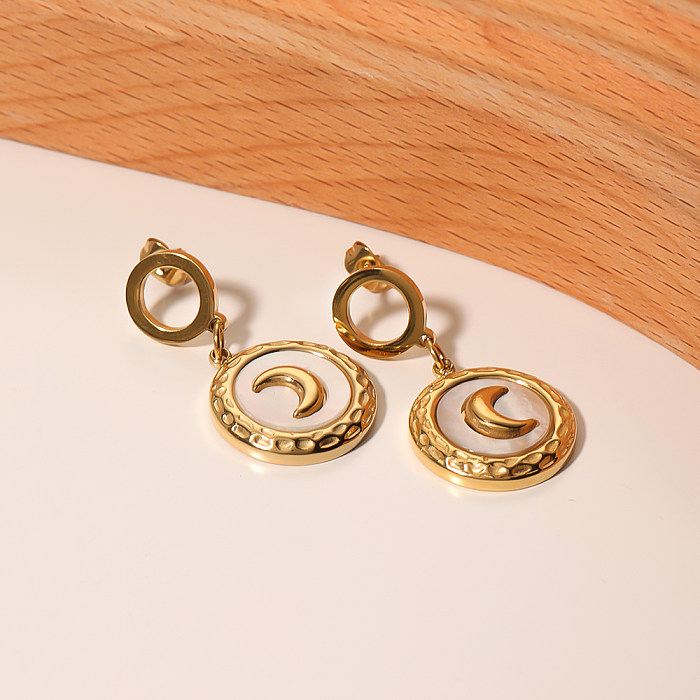 1 Paar elegante, moderne, schlichte Mondplattierungs-Inlay-Edelstahl-Muschel-Ohrringe mit 18-Karat-Vergoldung