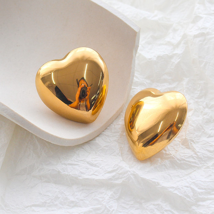1 Paar schlichte, herzförmige, vergoldete Ohrstecker aus Edelstahl