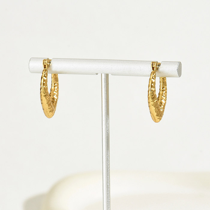 1 Paar schlichte Pendel-Ohrringe in V-Form mit unregelmäßiger Beschichtung aus Edelstahl mit 18-Karat-Vergoldung