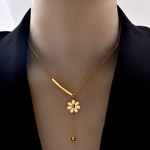 Elegant Daisy Stainless Steel Pendant Necklace 1 Piece