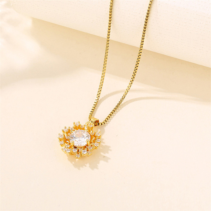 Collier élégant avec pendentif en diamant artificiel, fleur douce, placage en acier inoxydable, incrustation